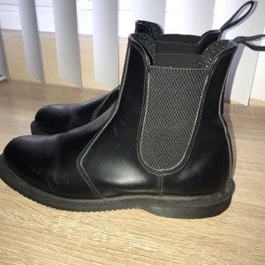 Dr martens leather Chelsea boots